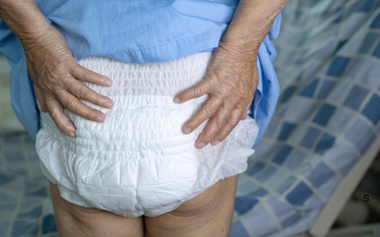 Best Overnight Adult Diapers For Women 2025